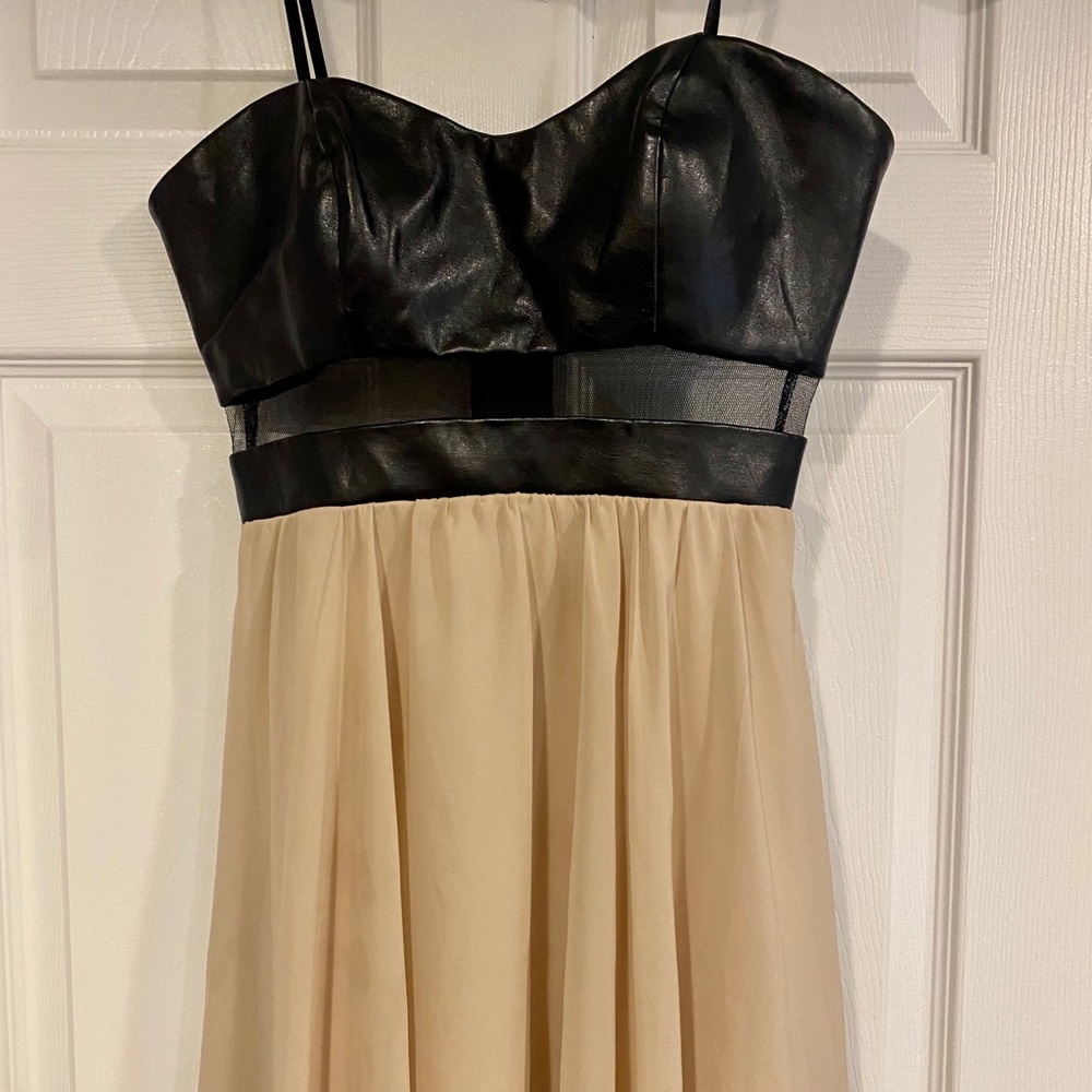 Dress - Picture 2 of 9